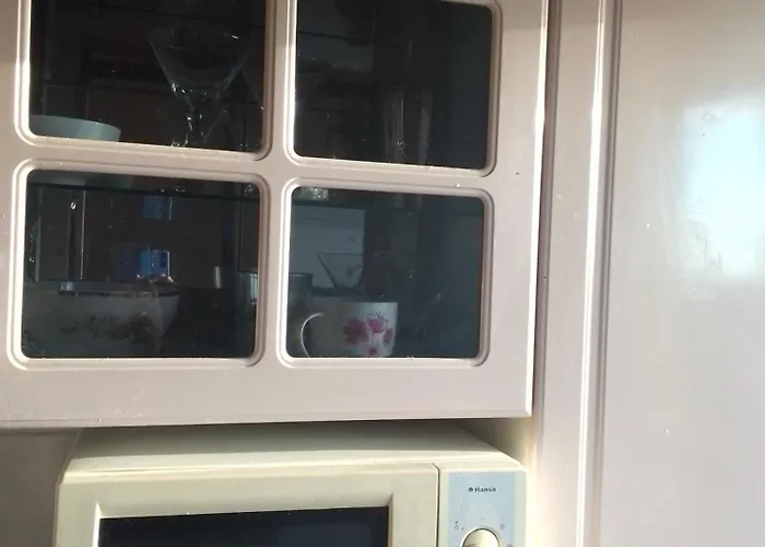 Kapselhotel Women Living *